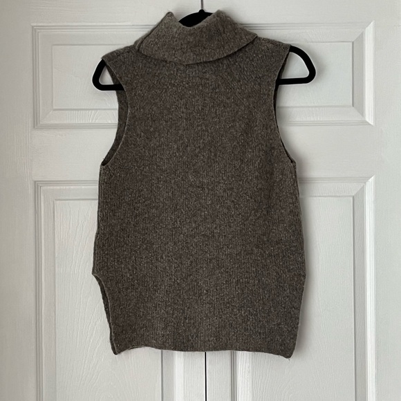 Aritzia Community - Wool Blend Turtleneck Sweater Vest in Taupe / Gray - Picture 5 of 7